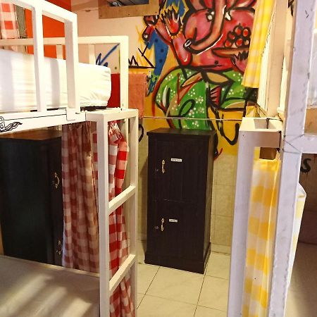 Deoplet Homestay & Gallery Джокьякарта Экстерьер фото