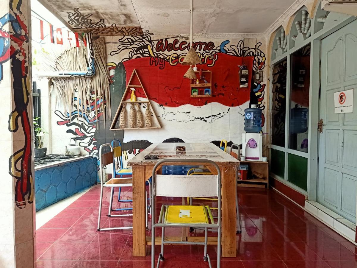 Deoplet Homestay & Gallery Джокьякарта Экстерьер фото