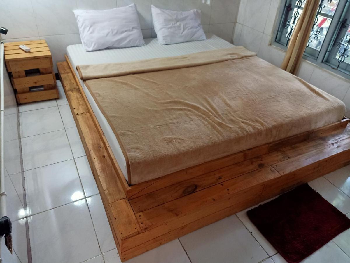 Deoplet Homestay & Gallery Джокьякарта Экстерьер фото