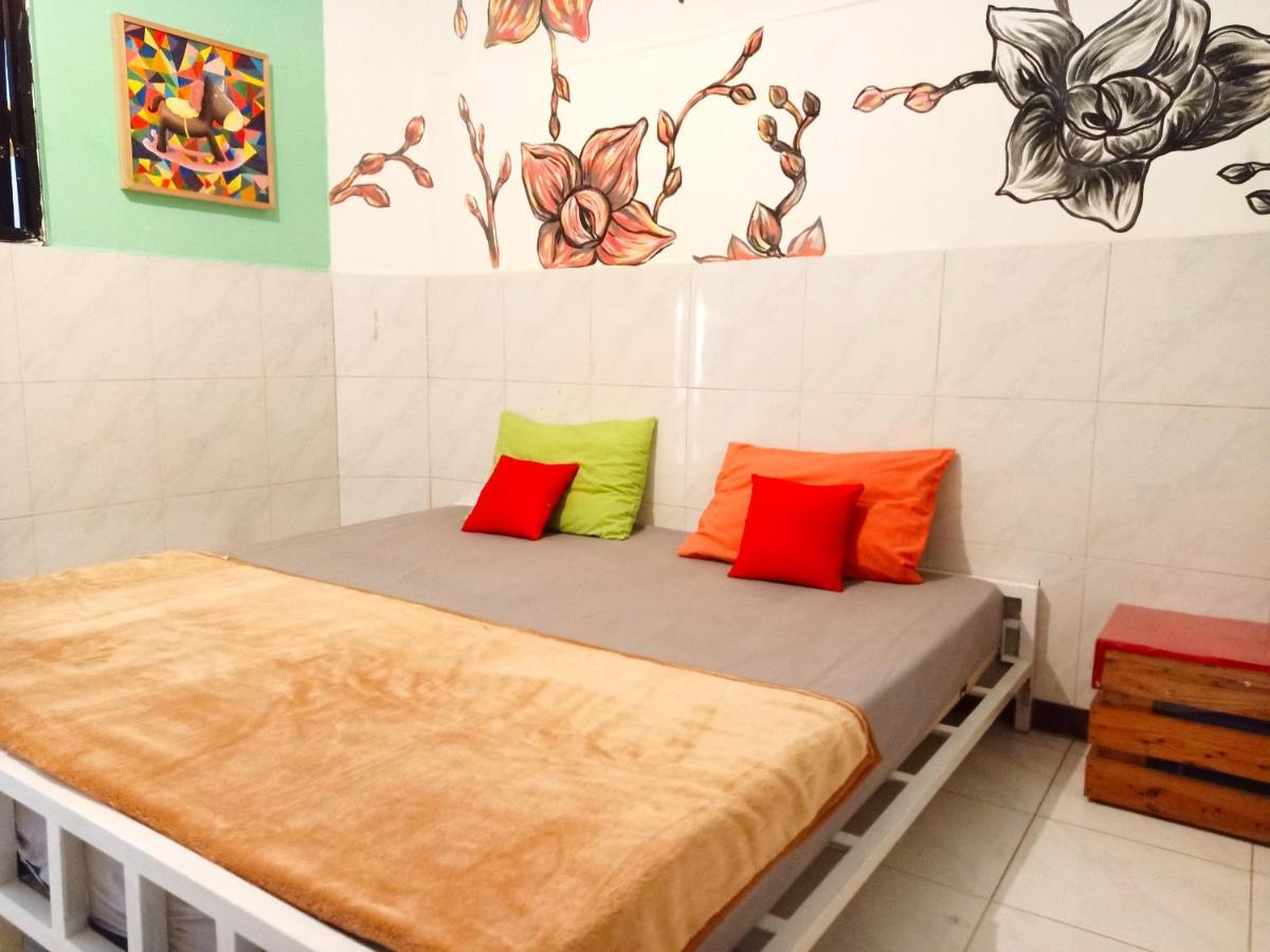 Deoplet Homestay & Gallery Джокьякарта Экстерьер фото