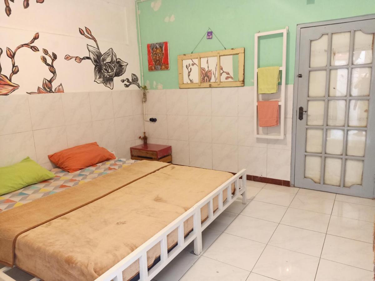 Deoplet Homestay & Gallery Джокьякарта Экстерьер фото