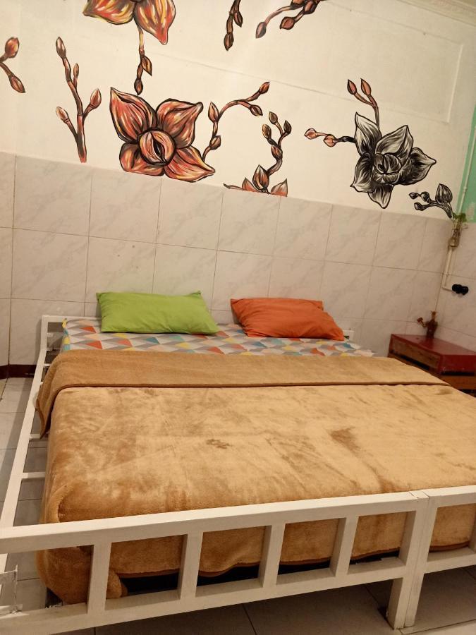 Deoplet Homestay & Gallery Джокьякарта Экстерьер фото